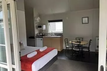 Bungalow Hampshire Holiday Parks   Arrowtown