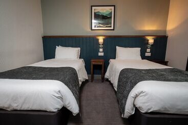 בית מלון כפרי Cocked Hat By Greene King Inns