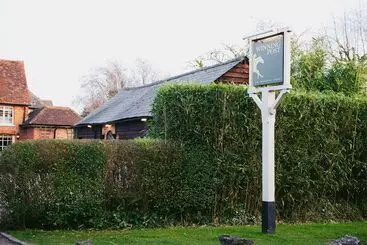 בית מלון כפרי The Winning Post