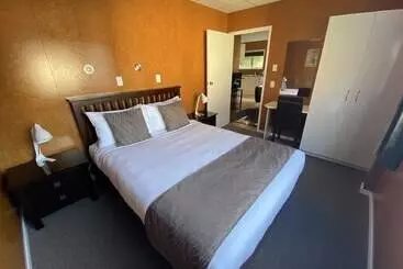 Отель Whanganui River Top 10 Holiday Park