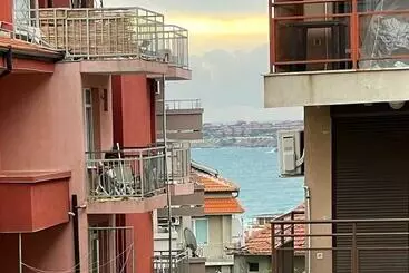 پانسیون Orange House