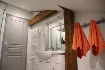 Aamiaismajoitus (B&B) Le Gîte De La Grange De Broustic