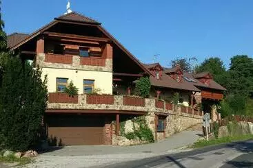 Retkeilymaja Ubytování Steak Hredle