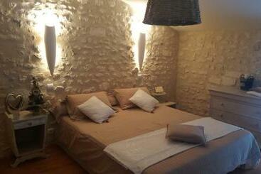 تختخواب و صبحانه Clos Des Morillons