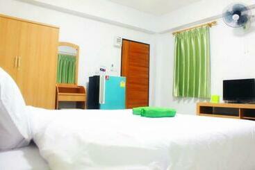 Otel พีพีเพลส