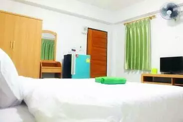 ホテル พีพีเพลส