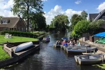 ホテル Eetcafé  T Dûke Lûk