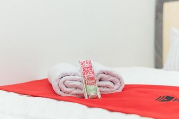 בית מלון כפרי Reddoorz Near Bundaran Ciceri