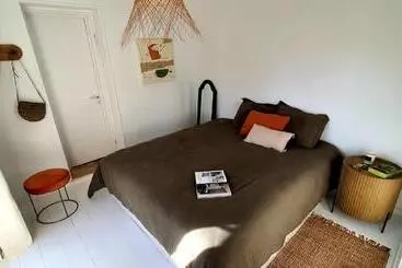 Pension Domaine Des Pousses, Chambres D Hôtes Au Coeur D Un Village De Campagne