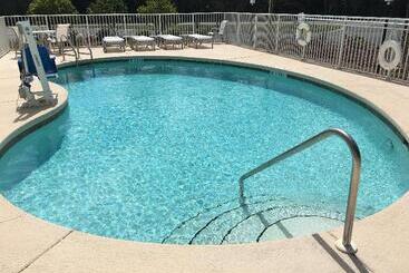 Szálloda Holiday Inn Express Defuniak Springs, An Ihg