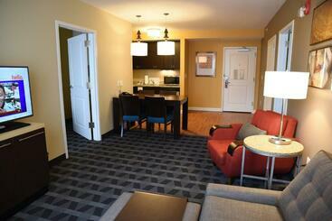 هتل Towneplace Suites By Marriott Lawrence Downtown