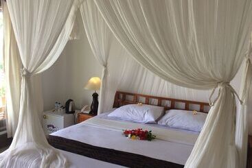 Lembongan Cliff Villas