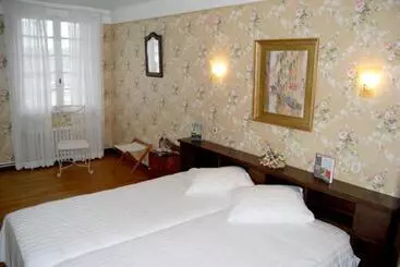 ベッドアンドブレックファースト Auberge Des Ruines De Merle