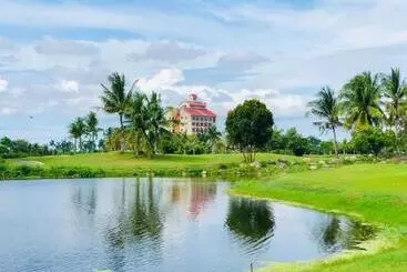 Queens Island Golf And Resort