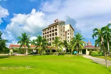 Queens Island Golf And Resort