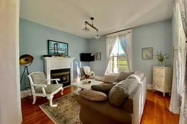 Bed and Breakfast Bloom Farm Guesthouse