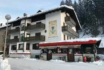 ホテル Genzianella