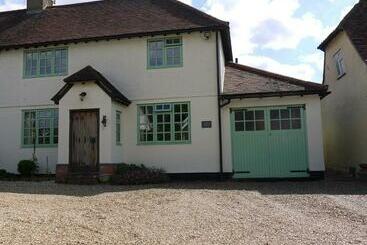 One Pelham Grove Bed & Breakfast