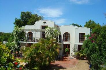 بنسيون At Villa Fig Guest House