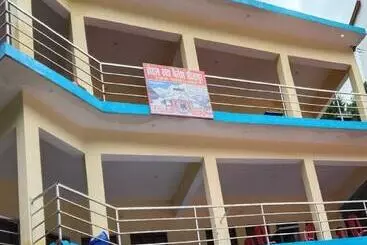 ベッドアンドブレックファースト Rudra Palace By Stayapart   Reach At Sitapur Parking
