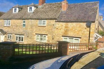 Bed and Breakfast Virginia Cottage