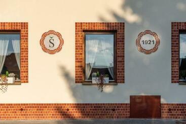 Restaurace Pension Vinařství U šťastných