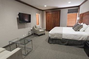 Hillsdale College Dow Hotel And Conference Center