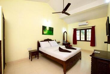 בית מלון כפרי Marina Bay Beach Resort