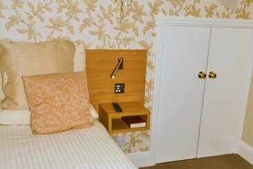 فندق Kingston Theatre