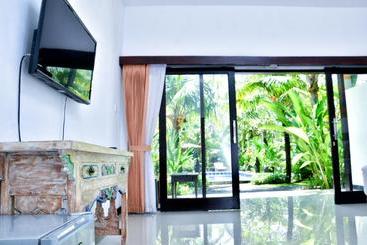 ホテル Palm Garden Bali