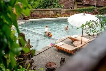 Jati 3 Bungalows And Spa