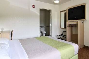 Motel 6 Albuquerque, Nm   Midtown