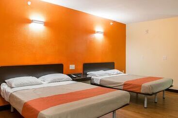 Motel 6new Orleans, La  Near Downtown