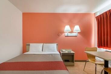 Motel 6topeka, Ks  Northwest