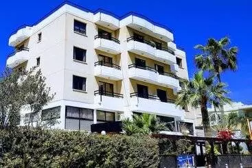 Tycoon Hotel Apartments