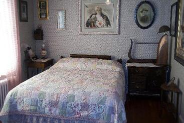 住宿加早餐 A Sentimental Journey