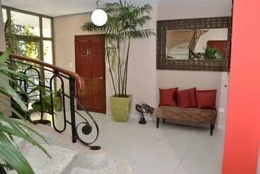 ベッドアンドブレックファースト Allamanda