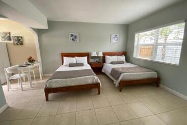 شقة فندقية Coral Key Inn