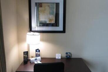 酒店 Cobblestone Inn & Suites Harper