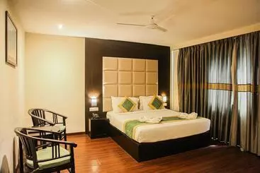 Hotel J