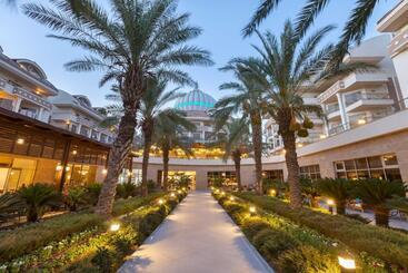 Hotel Kirman Belazur Resort & Spa