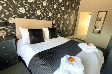 Пансион The Crown And Cushion