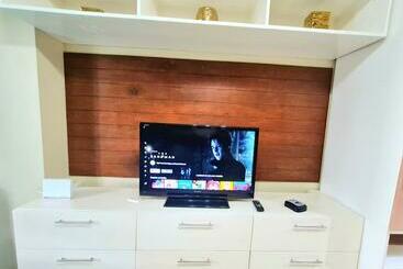 Appart'hotel Studio Unit In The Commercial Part Of Cebu It Park