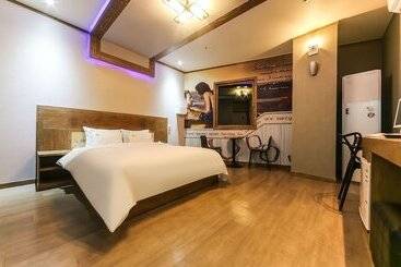 Eumseong Rich Self Check In Motel