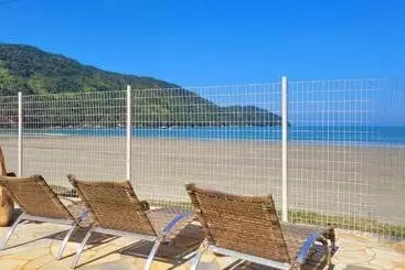 ペンション Pousada Areia E Mar