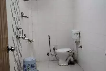 Hotel Ds Residency Varanasi Prime Location Parking