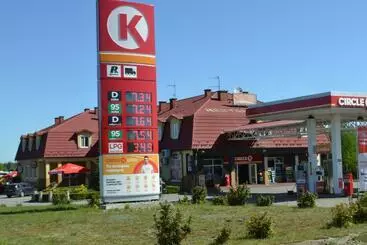 Hotelli I Restauracja Jaskolka