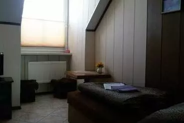 Retkeilymaja Zajazd Malibu