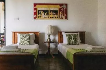 Bed and Breakfast Poya Villa Ahangama