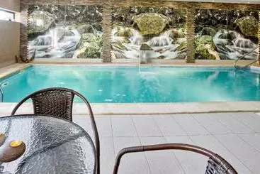 ホテル Dębowe Wzgórze Wellness & Spa